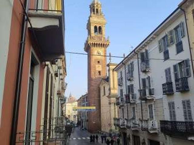 Appartamento arredata con terrazzo Centro