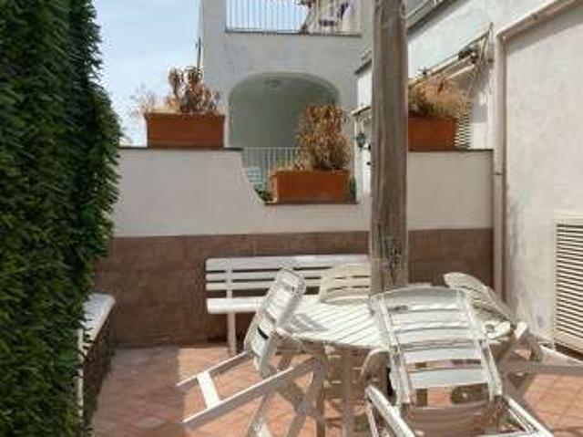 Appartamento arredata con terrazzo Centro