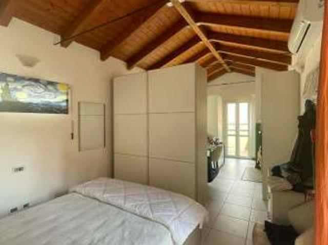 Appartamento arredata con terrazzo Colli
