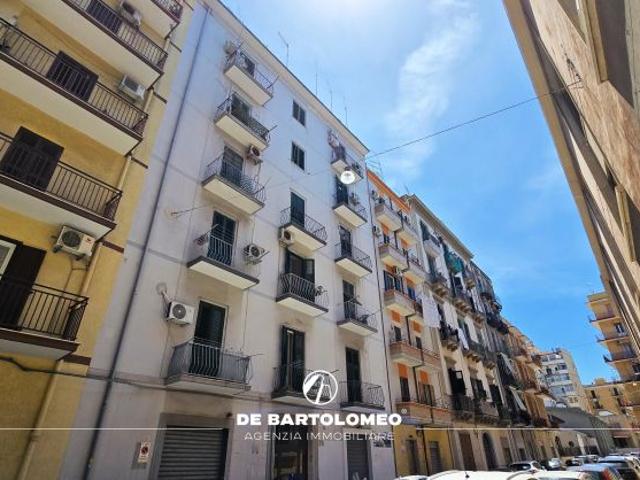 Appartamento ben tenuto in via Fratelli Mellone c/o Via Dante