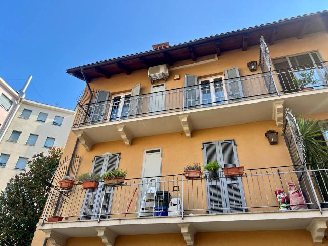 appartamento bilivello ristrutturato e arredato in corso regina margherita