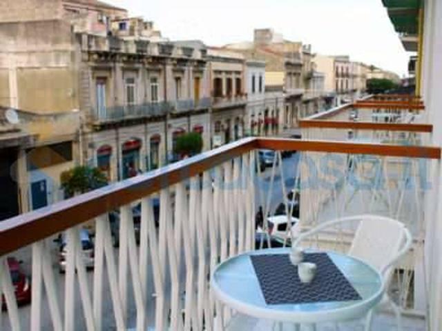 Appartamento Bilocale di nuova costruzione, in affitto in C.so Umberto, Siracusa