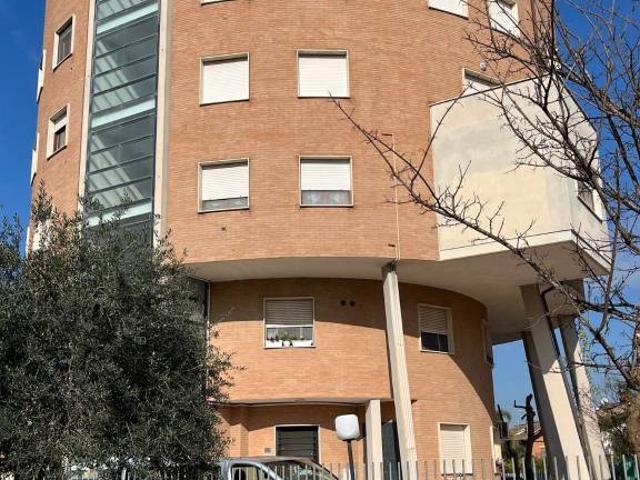 Appartamento BILOCALE in affitto a Roma Rm