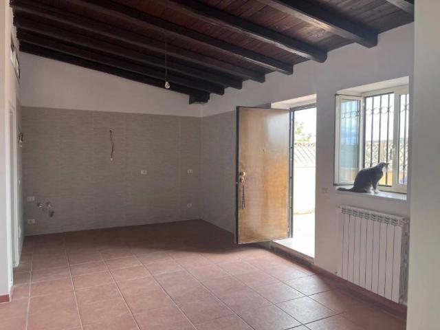 Appartamento BILOCALE in affitto a Roma Rm