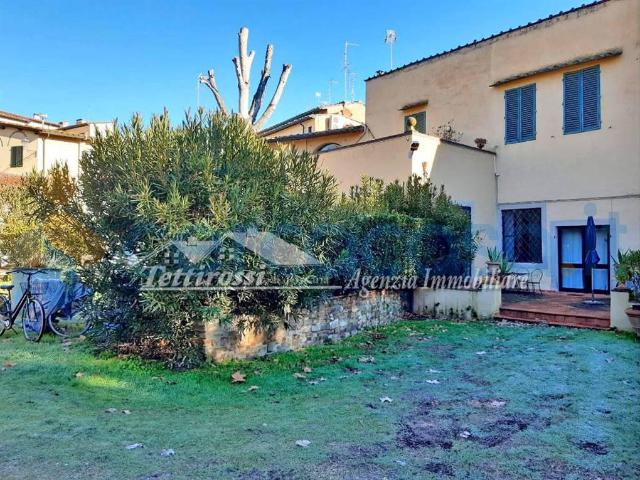 Appartamento Bilocale in affitto in Via Del Ronco, Firenze