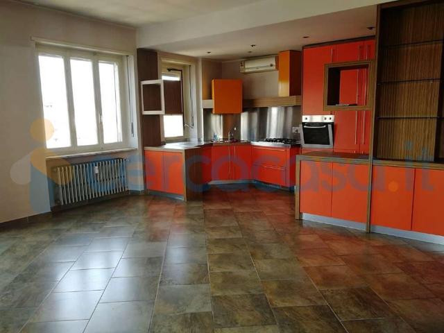 Appartamento Bilocale in affitto in Via San Donato 82/bis, Torino