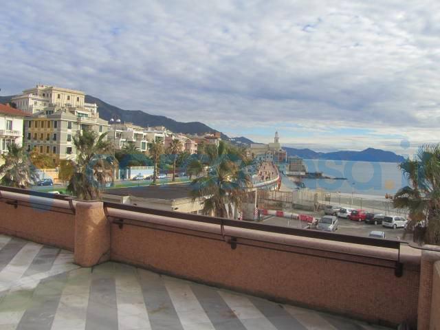 Appartamento Bilocale in affitto in Corso Italia 15, Genova