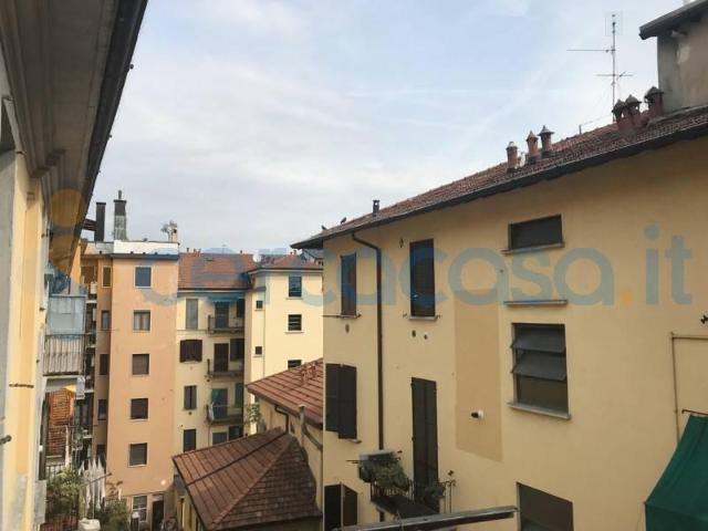 Appartamento Bilocale in ottime condizioni, in affitto in Via Melzo, Milano