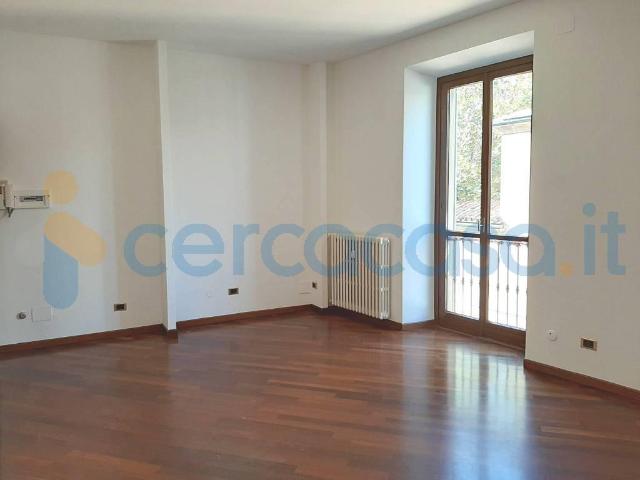 Appartamento Bilocale in ottime condizioni, in affitto in Via San Calimero 7, Milano