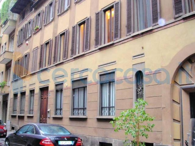 Appartamento Bilocale in ottime condizioni, in affitto in Via Santa Cecilia, Milano