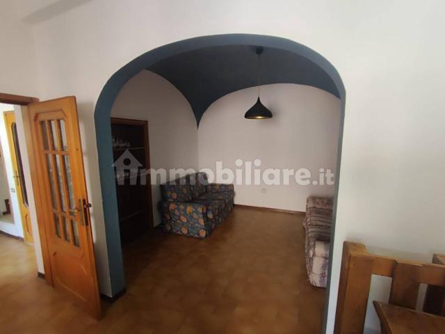 Appartamento buono stato, secondo piano, Centro, Terricciola