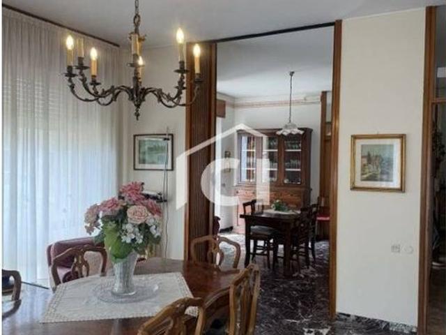 Appartamento buono stato, piano rialzato, Centro, Sant'Ambrogio di Valpolicella