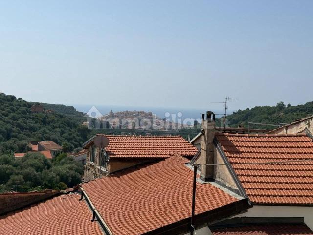 Appartamento buono stato, primo piano, Porto Maurizio, Imperia