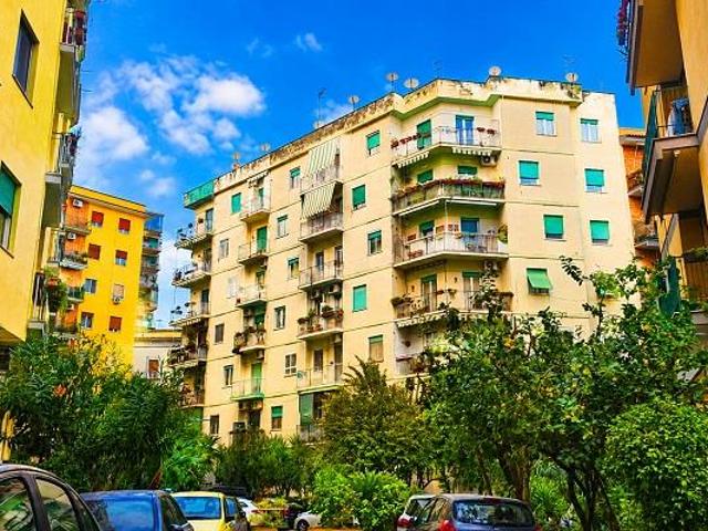 Appartamento da ristrutturare in via battistello caracciolo 93, Napoli