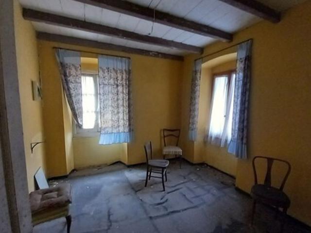 Appartamento da ristrutturare in via fieschi 2, Montoggio