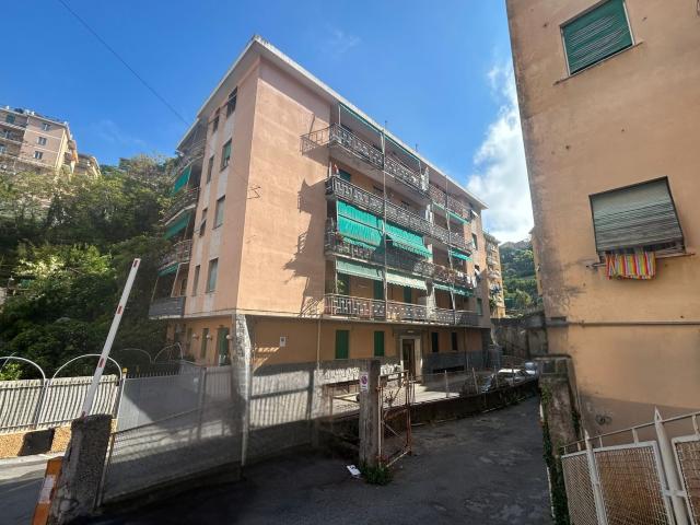Appartamento da ristrutturare in via pasquale berghini 38, Genova