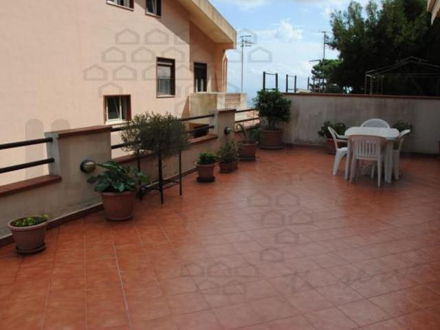 APPARTAMENTO di 3 vani e di 101 mq MESSINA rif. 2vs18006