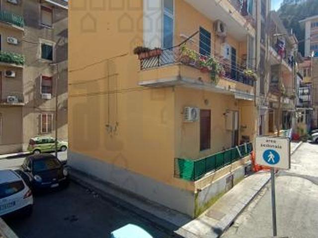 APPARTAMENTO di 3 vani e di 70 mq MESSINA rif. 3VS17620
