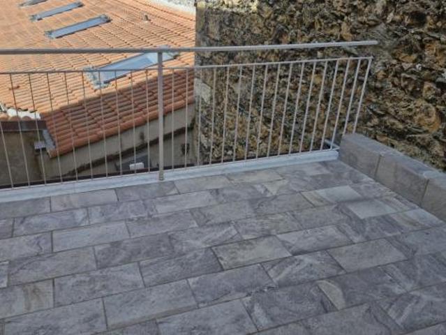 APPARTAMENTO di 3 vani e di 80 mq PIETRASANTA rif. P310