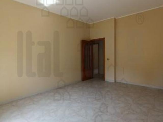 APPARTAMENTO di 3 vani e di 85 mq MESSINA rif. 2vs17763