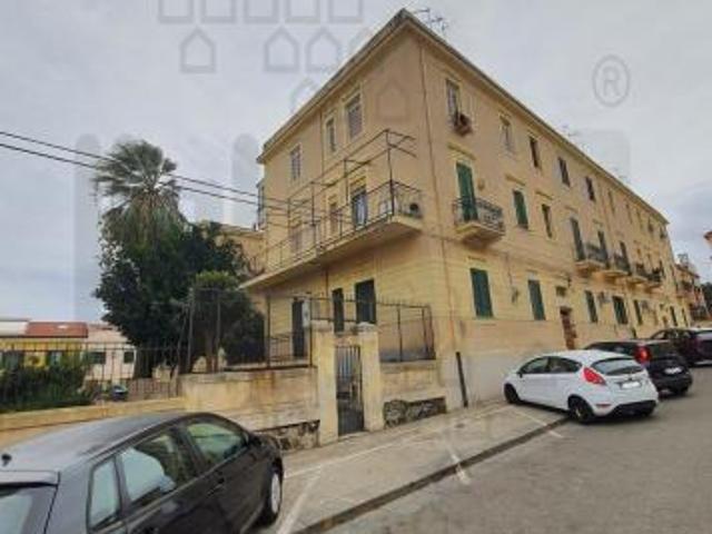 APPARTAMENTO di 3 vani e di 90 mq MESSINA rif. 2VS16918
