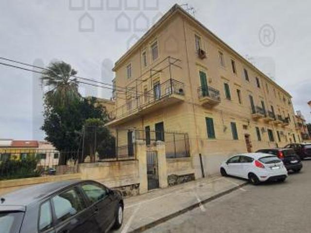 APPARTAMENTO di 3 vani e di 90 mq MESSINA rif. 2VS16918