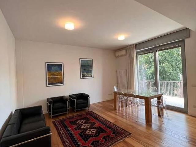 Appartamento di 105 m² con 3 locali e box auto a V