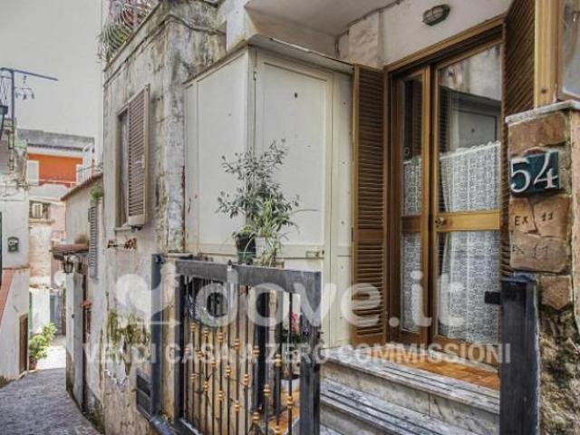 Appartamento di 100 m con 2 locali in vendita a Bacoli [rif. DV 12561 1]