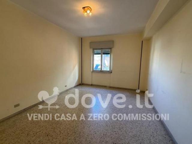 Appartamento di 100 m con 3 locali e box auto in vendita a Reggio Calabria