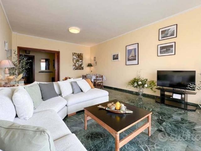 Appartamento di 100 m² con 4 locali a Rapallo