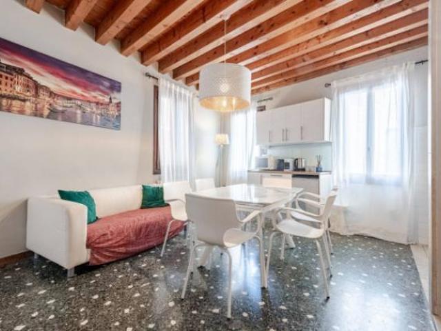Appartamento di 100 m con 4 locali in vendita a Venezia