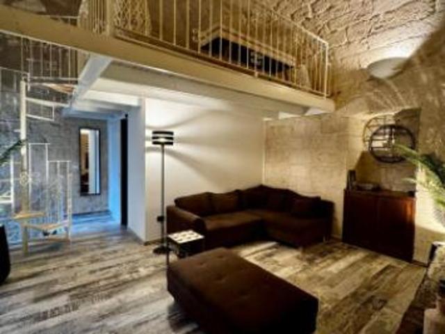 Appartamento di 110 m con 2 locali in vendita a Triggiano