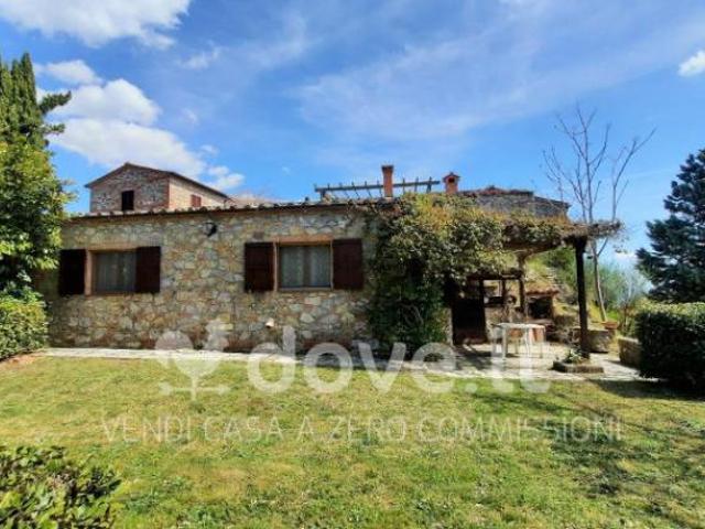 Appartamento di 125 m con 2 locali in vendita a Trequanda