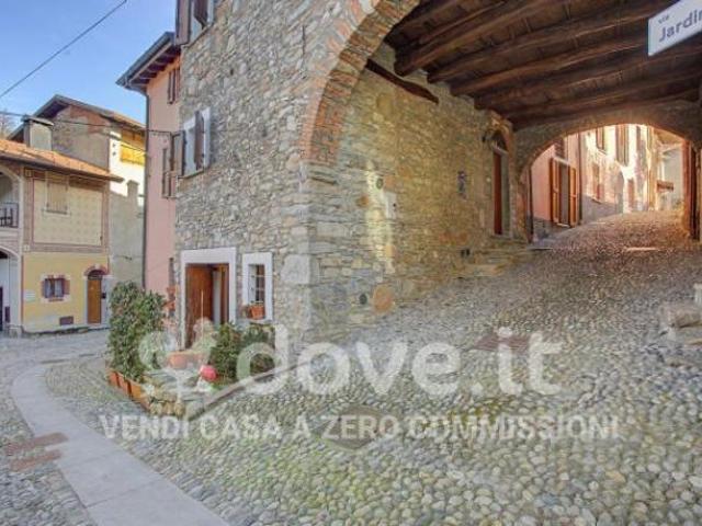 Appartamento di 127 m con 4 locali in vendita a Valganna