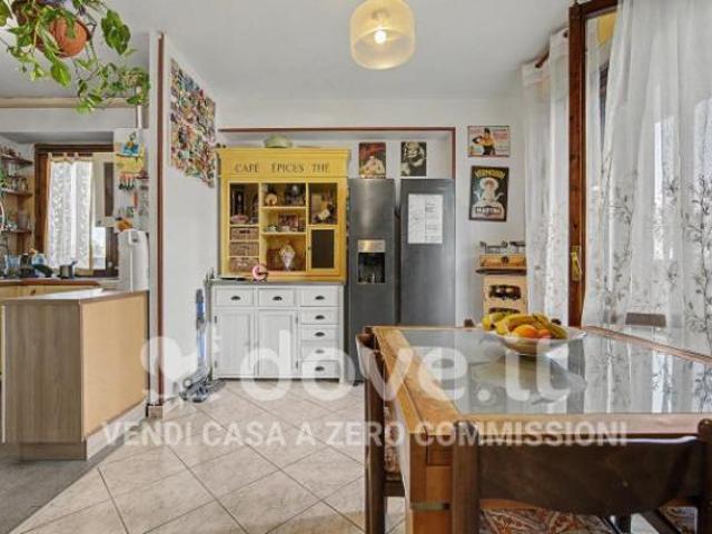 Appartamento di 128 m con 5 locali e box auto in vendita a Scandicci [rif. DV 13116 1]