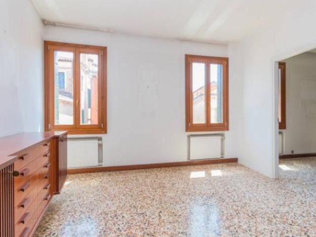 Appartamento di 129 m con più di 5 locali in vendita a Venezia