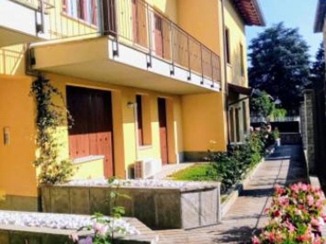 Appartamento di 120 m con 3 locali in affitto a Varese