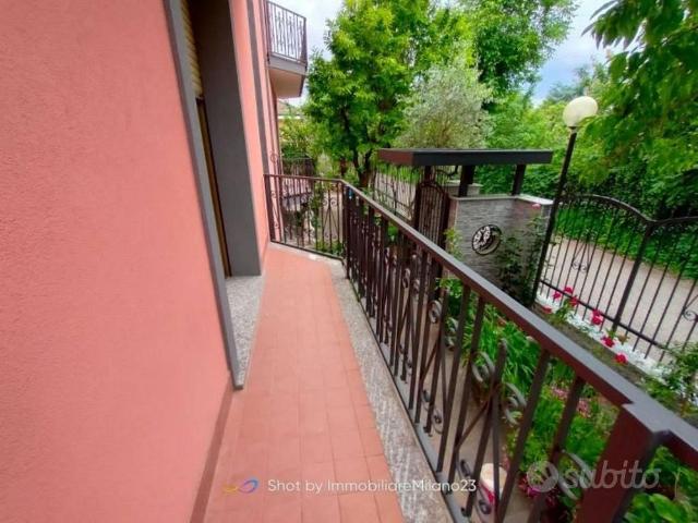 Appartamento di 120 m² con 4 locali a Brugherio