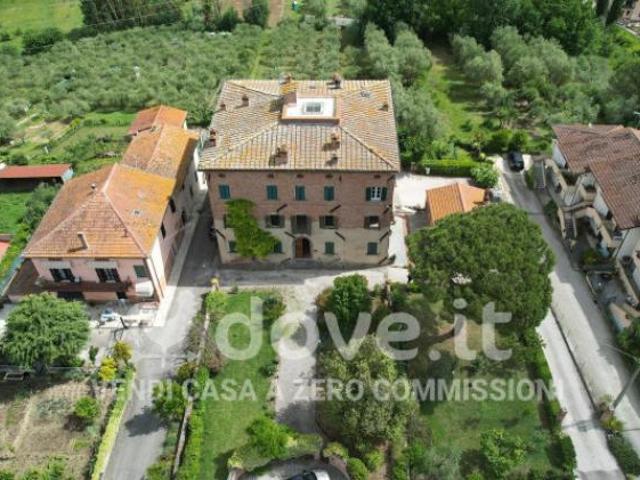 Appartamento di 120 m con 4 locali e posto auto in vendita a Foiano della Chiana [rif. DV 13475]