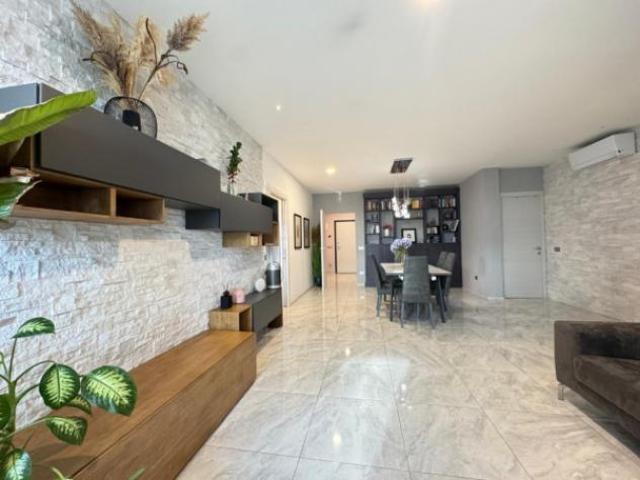 Appartamento di 135 m con 4 locali in vendita a Padova