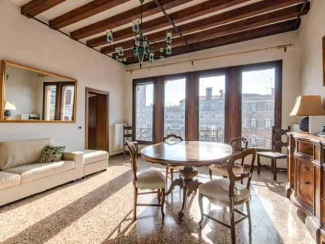 Appartamento di 139 m con 4 locali in vendita a Venezia