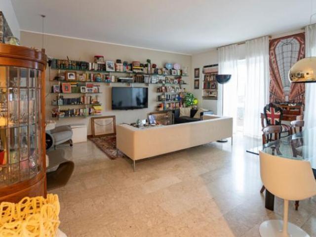 Appartamento di 130 m con 4 locali in vendita a Milano