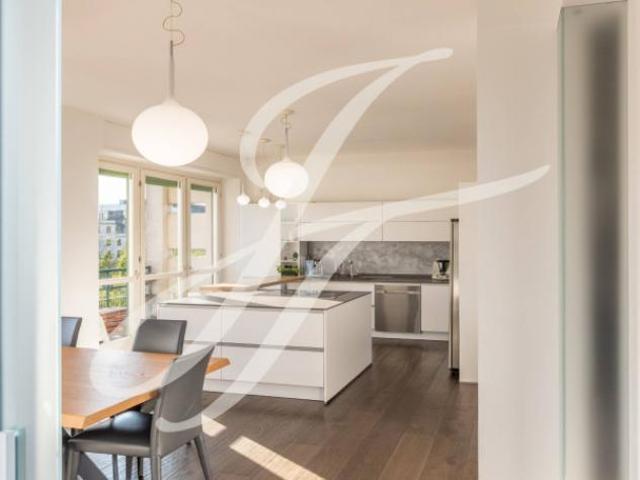 Appartamento di 130 m con 5 locali in vendita a Milano
