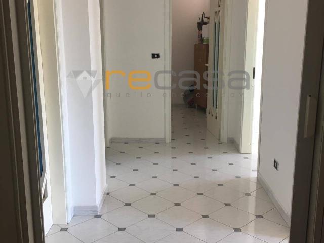 Appartamento di 130 mq a Montecorvino Rovella