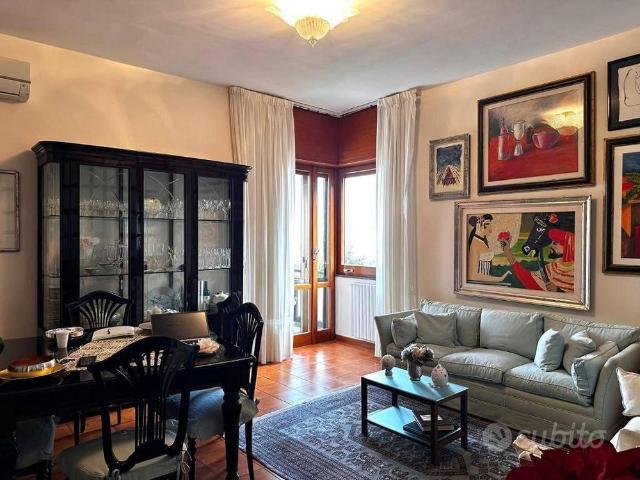 Appartamento di 140 m² con 4 locali a Salerno
