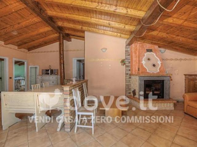 Appartamento di 140 m con 4 locali in vendita a Bronte