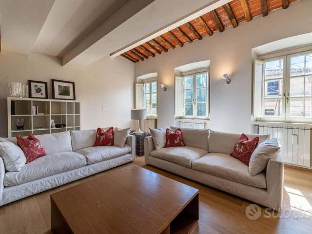 Appartamento di 142 m² con 3 locali a Lucca