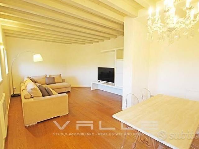 Appartamento di 150 m² con 3 locali e box auto dop