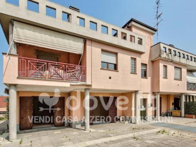 Appartamento di 150 m con 4 locali e box auto in vendita a Robecchetto con Induno [rif. DV 9722 2]