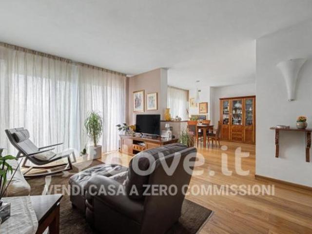 Appartamento di 151 m con 4 locali e box auto in vendita a Belluno [rif. DV 13272]